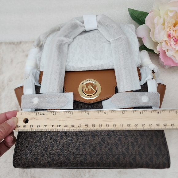 ❤️NEW MICHAEL MICHAEL KORSCarmen Small Logo and Leather Belted Satchel - Picture 7 of 13